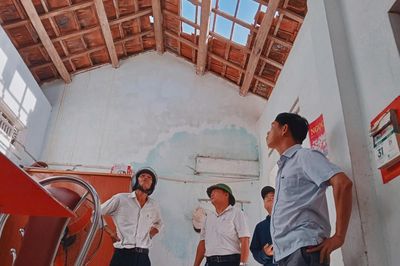 Hơn 49 hộ dân bị hư hỏng nhà do gió lốc