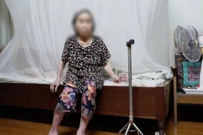 Hà Nội yêu cầu làm rõ vụ bà cụ 87 tuổi phải khiêng đến phường Bạch Mai làm thủ tục hành chính