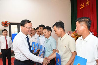 Đông Thọ, Minh Quang, Hùng Lợi công bố nghị quyết, quyết định sắp xếp, tổ chức lại thôn