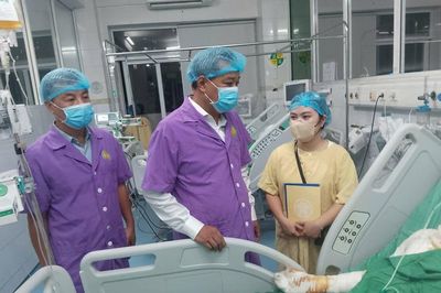 Trao hỗ trợ gia đình nạn nhân trong vụ cháy tại phường Kiến Hưng