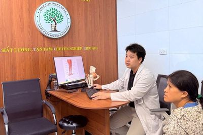 Vì sao phụ nữ 40 - 60 tuổi hay bị tê bì, đau buốt bàn tay, cổ tay?
