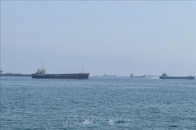 Ba tàu chở dầu bị tấn công tại eo biển Hormuz
