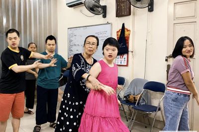 'Mẹ Phúc' và hành trình gần 30 năm vun đắp những ước mơ đặc biệt