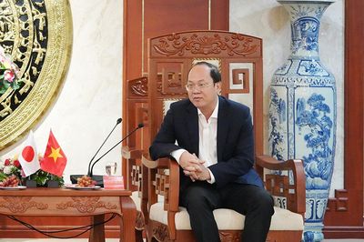 Tổng Lãnh sự Nhật Bản tại TP Hồ Chí Minh chào xã giao lãnh đạo tỉnh Cà Mau