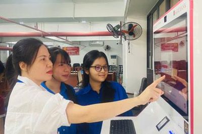 Thanh Hóa thí điểm mô hình 'Trạm công dân số': Đưa dịch vụ số đến gần người dân
