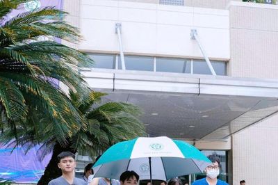 Hàng dài y bác sĩ, học trò tiễn đưa Giáo sư Vũ Văn Đính