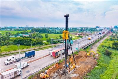 Gấp rút thi công dự án mở rộng cao tốc TP Hồ Chí Minh - Trung Lương - Mỹ Thuận