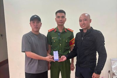 Nam thanh niên đến công an trả 5 tỷ đồng do người khác chuyển nhầm