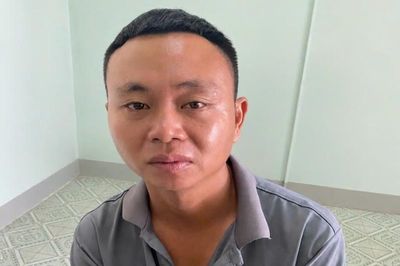 Khởi tố cha dượng bóp cổ, tát liên tiếp con riêng 3 tuổi của vợ