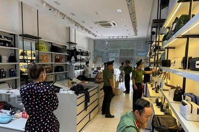 Khởi tố vụ án buôn bán hàng hiệu giả