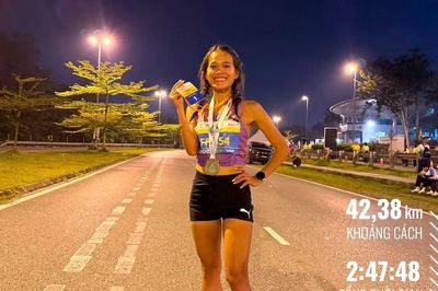 Phạm Thị Hồng Lệ vô địch full marathon tại Sarawak Energy Marathon 2026