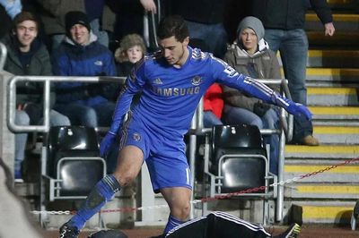 Cậu bé bị Hazard đá ngày trước giờ giàu có