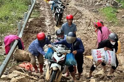 Đường trơn, dốc đứng và bài toán an toàn giao thông vùng cao mùa mưa lũ