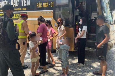 Ô tô 19 chỗ nhồi nhét khách, chở lên 67 người