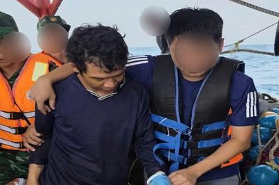 Vượt biển bắt đối tượng truy nã đỏ quốc tế