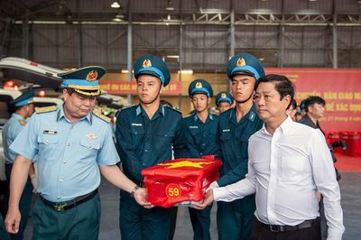 Thiêng liêng lễ bàn giao 7.104 mẫu sinh phẩm hài cốt liệt sĩ
