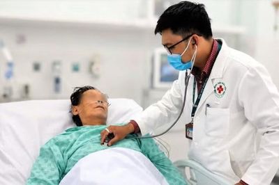 Ngưng tim ngoài đường, người đàn ông được cứu sống qua 'cuộc đua' từng phút