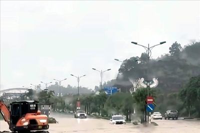 Ảnh hưởng bão số 4: Mưa lớn diện rộng ở Quảng Ninh gây thiệt hại nặng nề; Bắc Ninh họp trực tuyến ứng phó với bão