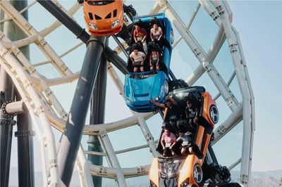 Tàu lượn siêu tốc mới của Universal Studios Hollywood gây tranh cãi