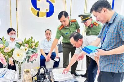 Lật tẩy đường dây giả danh bác sĩ, dựng kịch bản lừa dối khách hàng