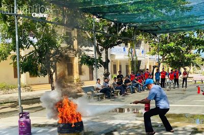 Huấn luyện nghiệp vụ phòng cháy, chữa cháy cho gần 60 thành viên đội chữa cháy cơ sở