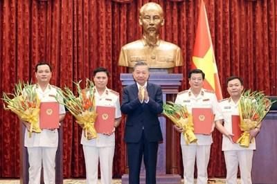Tổng Bí thư, Chủ tịch nước Tô Lâm trao quyết định bổ nhiệm Kiểm sát viên Viện kiểm sát nhân dân tối cao