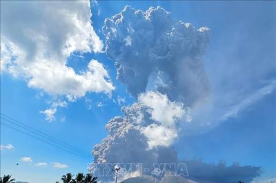 Indonesia phát hiện vết nứt tại núi lửa Kelimutu sau động đất mạnh