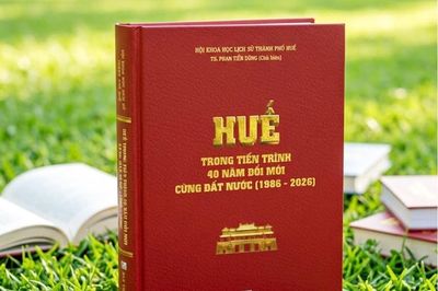 Nhìn lại 40 năm đổi mới và phát triển của Huế