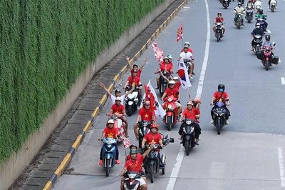 Trực tiếp CĐV phủ đỏ Mỹ Đình, 'tiếp lửa' thầy trò Kim Sang Sik đấu Thái Lan