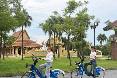 Khám phá Ngôi nhà chung bằng xe đạp
