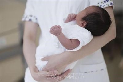 Nhật Bản ghi nhận số ca sinh tăng lần đầu sau 11 năm