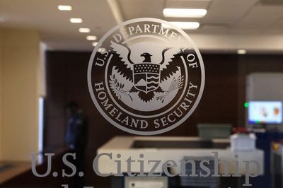 Mỹ siết chuẩn, đảm bảo người xin visa không thành 'gánh nặng xã hội'
