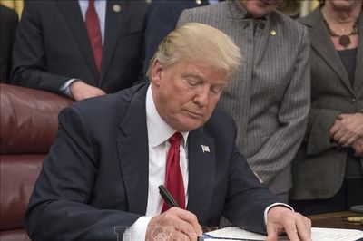 Tổng thống Donald Trump ký sắc lệnh mở đường thành lập Học viện Không gian Mỹ