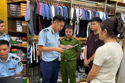 Chuyển cơ quan điều tra vụ việc kinh doanh quần áo giả mạo nhãn hiệu nổi tiếng
