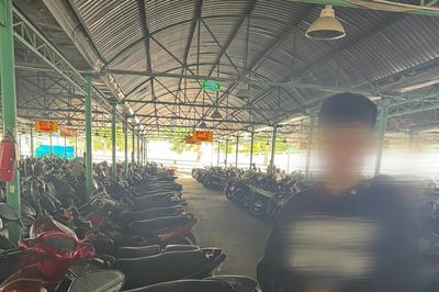 Truy nhanh đạo chích trong bãi giữ xe