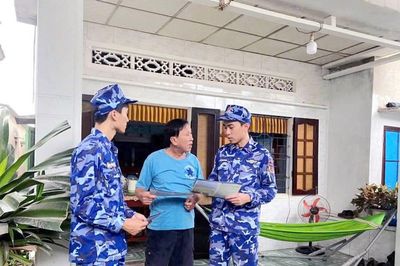 Tháng cao điểm chống khai thác IUU Cảnh sát biển 'đi tận ngõ, gõ từng nhà' tuyên truyền chống khai thác IUU