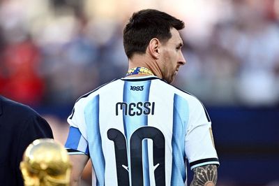 Messi giải nghệ có thể kéo theo cuộc chia tay khác ở Argentina
