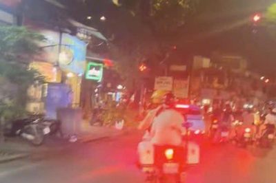 Cảnh sát giao thông bất ngờ nhận được 'mưa lời khen' trên mạng xã hội