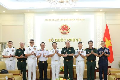 Trung tướng Lê Quang Đạo tiếp Tư lệnh Hải quân Philippines