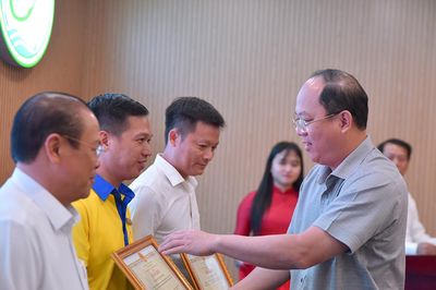 Cà Mau biểu dương các tập thể, cá nhân có nhiều đóng góp tích cực cho chuỗi sự kiện văn hoá, du lịch