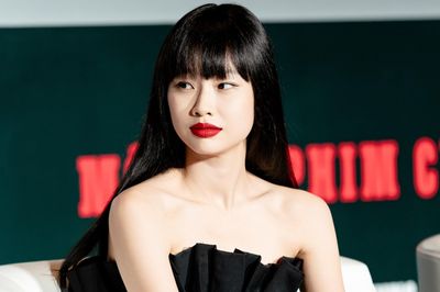 Mỹ nhân trong 'bom tấn đắt đỏ nhất lịch sử Hàn Quốc'