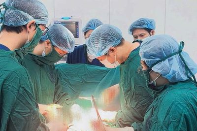 Bác sĩ 'bắt' trúng biến chứng cực hiếm cứu thai phụ 36 tuần