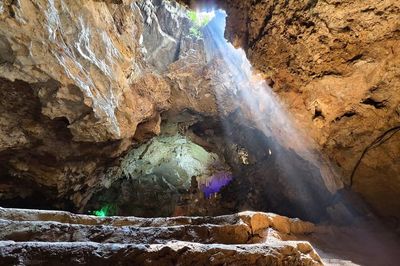 Ninh Bình: Khám phá 'dải ngân hà trong động' giữa Di sản Tràng An