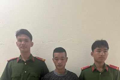 Mượn xe đem 'cắm'