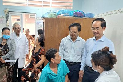Cà Mau ra quân 45 ngày tăng tốc khám sức khoẻ 100% dân số