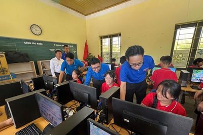 Tuổi trẻ ngành Ngân hàng đồng hành cùng học sinh vùng khó