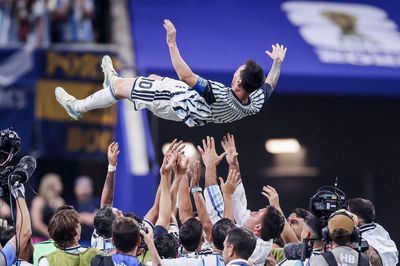 Messi trở lại khoác áo Albiceleste