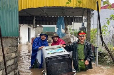 Công an Hà Nội chủ động ứng phó mưa lớn, bảo vệ người dân và tài sản