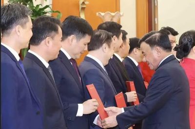 Thông tin về 6 Ủy viên Trung ương, Ủy viên dự khuyết Trung ương Đảng vừa nhận nhiệm vụ mới