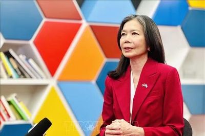 Từ tiếp nhận hỗ trợ đến song hành đóng góp cho hòa bình, phát triển bền vững